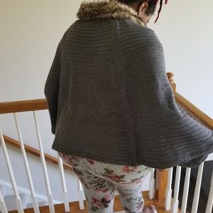Sweaters - One Size Fits All Poncho with Faux Fur Collar Sweaters - One Size Fits All Poncho with Faux Fur Collar